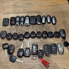 28383838 Assorted Oem Lot Of 30 Used Keyless Remote Entry Fobs