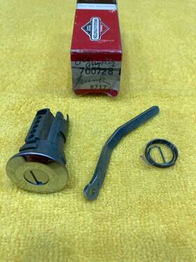 700728 Briggs & Stratton New And Strattec Part # Lock Service Package Chrysler Nos