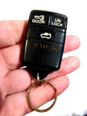 01047 Buick 1992-95 Remote Transmitter