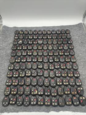 75788 Chevrolet Lot Of 132 Chevy Key Fobs Aftermarket And Oem