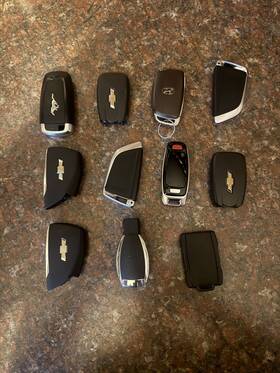 85773997 Chevrolet Lot Of Various Smart Key Fobs Used Oem 85773997 Chevrolet Lot Of Various Smart Key Fobs Used Oem