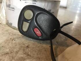 654.gm8n02 Chevrolet Truck Silvrdo25 2002 Fob/remote 361851