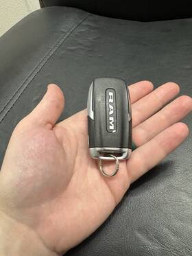 68291687 Dodge 2019-2024 Ram 1500 Pickup 4-button Smart Key Oem