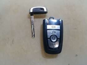 164-r8287 Ford 2021 - 2023 Bronco Sport Remote Smart Key Fob 5940277 Used Oem