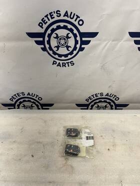 Yr33-14b352-ab Ford Pair Of 2 Oem Sn-95 Mustang 31mhz 4k Shark Key Fob Keyless Entry Remote Yr33-14b352-ab Ford Pair Of 2 Oem Sn-95 Mustang 31mhz 4k Shark Key Fob Keyless Entry Remote
