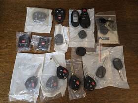 Rhk-toy-2bby-4b Gm Lot Of 18 Uncut Transponder Keys Remotes Ford Toyota Honda