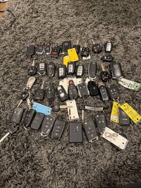 Honda 828373 Assorted Lot Of 36 Oem Used Car Key Fobs