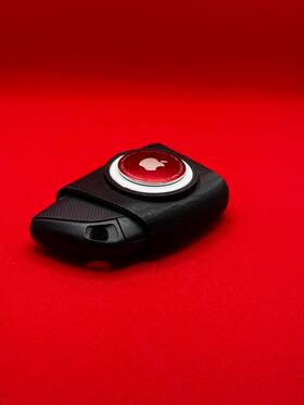 Gmkfn1 Igoboom Key Fob Cover With Integrated Airtag Mount For 2021-2025 Gm Vehicles