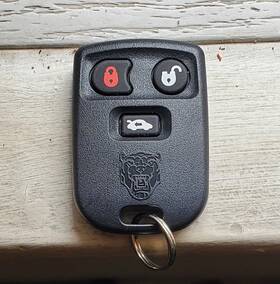 Xr83-15k601-ca Jaguar New S Type 3 Button Remote Locking Key Fob Xr83-15k601-ca Jaguar New S Type 3 Button Remote Locking Key Fob