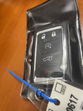 S400617 Jeep Grand Cherokee Limited 4x4 2024-2025 Smart Key Fob S400617 Jeep Grand Cherokee Limited 4x4 2024-2025 Smart Key Fob