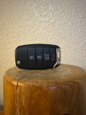 437081 Kia Oem Sorento 2016-19 Flip Keyless Entry Remote Fob Key Is Cut 437081 Kia Oem Sorento 2016-19 Flip Keyless Entry Remote Fob Key Is Cut
