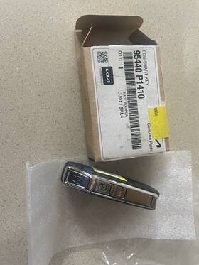 95440-p1410 Kia Genuine Sportage 22-23 Key Fob Oem Brand New