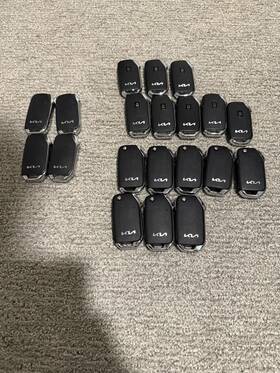 95440m7000 Kia Used Lot Of Key Fobs Various Years Qty 20