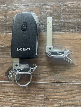 Pg024685 Kia 2023 Sportage Remote Key Fob W Two Original Cut Blades