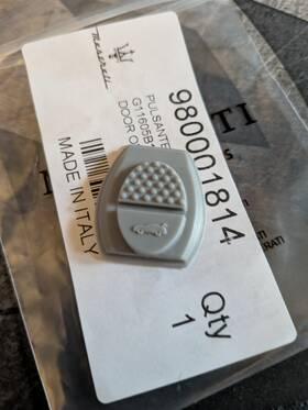 980001814 Maserati Push Button For Remote Key 4200 Coupe Or Spyder M138 Part