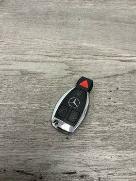 577-9483 Mercedes-benz 2010 C-300 New Cut Key Fob Misc #5 577-9483 Mercedes-benz 2010 C-300 New Cut Key Fob Misc #5