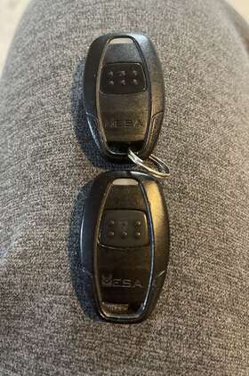 7111m Mesa Used Set Of 2 Oem Remote Start Starter Key Fob Transmitter