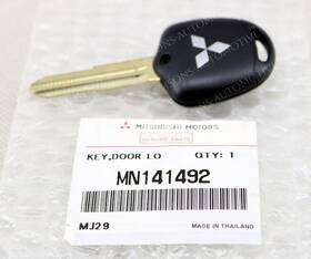 Mitsubishi Mn141492 L200 Nativa Pajero Sport Door Lock Transmitter Key New Oem