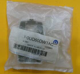 0ud60dw1ac Mopar New Oem Front Seat Belt Height Adjuster Cover # Ud60dw1ac Old Stock