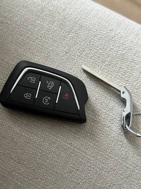 112407900008915 Oem 2024 Cadillac Ct4 Smart Key Fob Genuine Factory Remote Push Start Clean