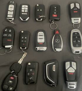 123345566 Oem Lot Of 14 Key Fobs