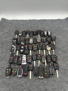 192845882 Oem Lot Of 50 Oem/ Aftermarket Key Fobs