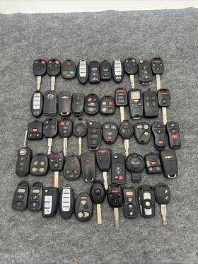 495858211 Oem Lot Of 50 Oem/aftermarket Key Fobs
