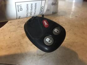 654.gm3302 Oldsmobile Bravada 2002 Fob/remote 345085