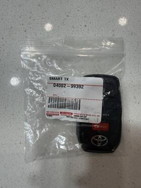 99392 Toyota 04002 Grand Highlander 24-26 Oem Smart Key Less Entry Remote Fob -