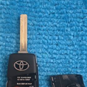2015-225 Toyota 128gf Camry Or Corolla Key Fob Like New