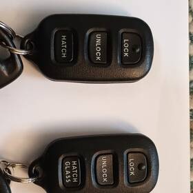 Toyota 88lpqo65 Matrix / Pontiac Vibe Key Fobs 2 Oem