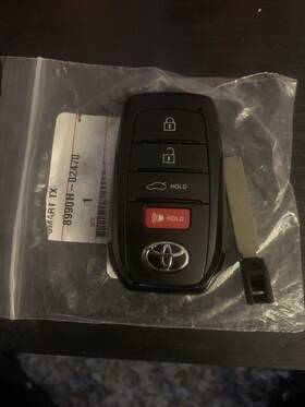89904-02470 Toyota Brand New Genuine Oem 2023 Corolla Remote Smart Key Fob 4b