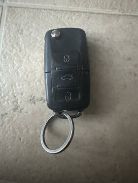 12354765 Volkswagen Vw Jetta Mk5 Used Remote Key In Very Good Working Cond