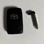 Toyota Key Fob Genuine Smart 001YUA 1033 14ADA-02. Fixed Price $43.09.